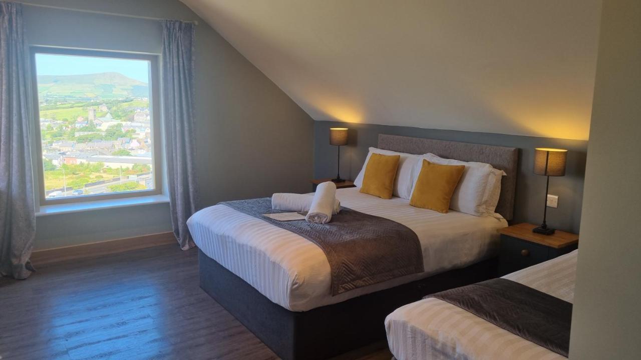Fab View (Adults Only) Hotel Дингъл Екстериор снимка
