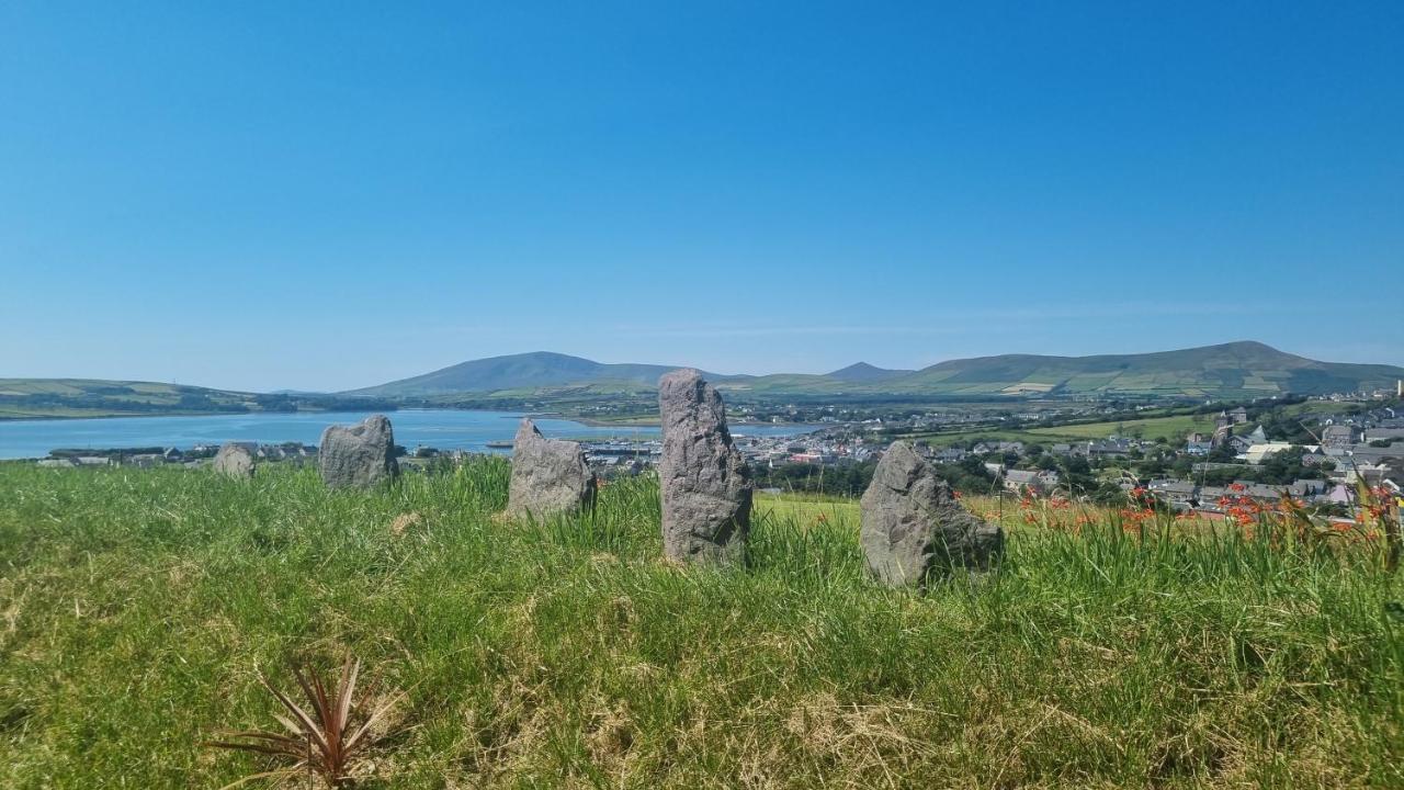 Fab View (Adults Only) Hotel Дингъл Екстериор снимка