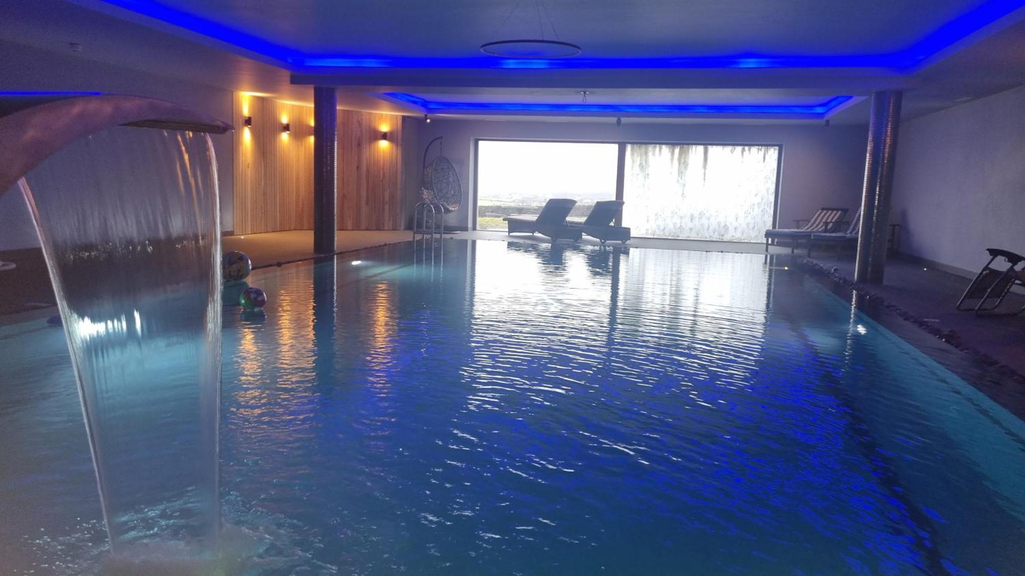 Fab View (Adults Only) Hotel Дингъл Екстериор снимка