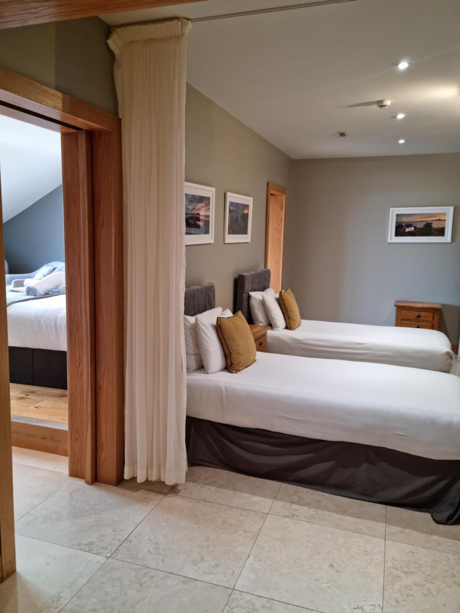 Fab View (Adults Only) Hotel Дингъл Стая снимка