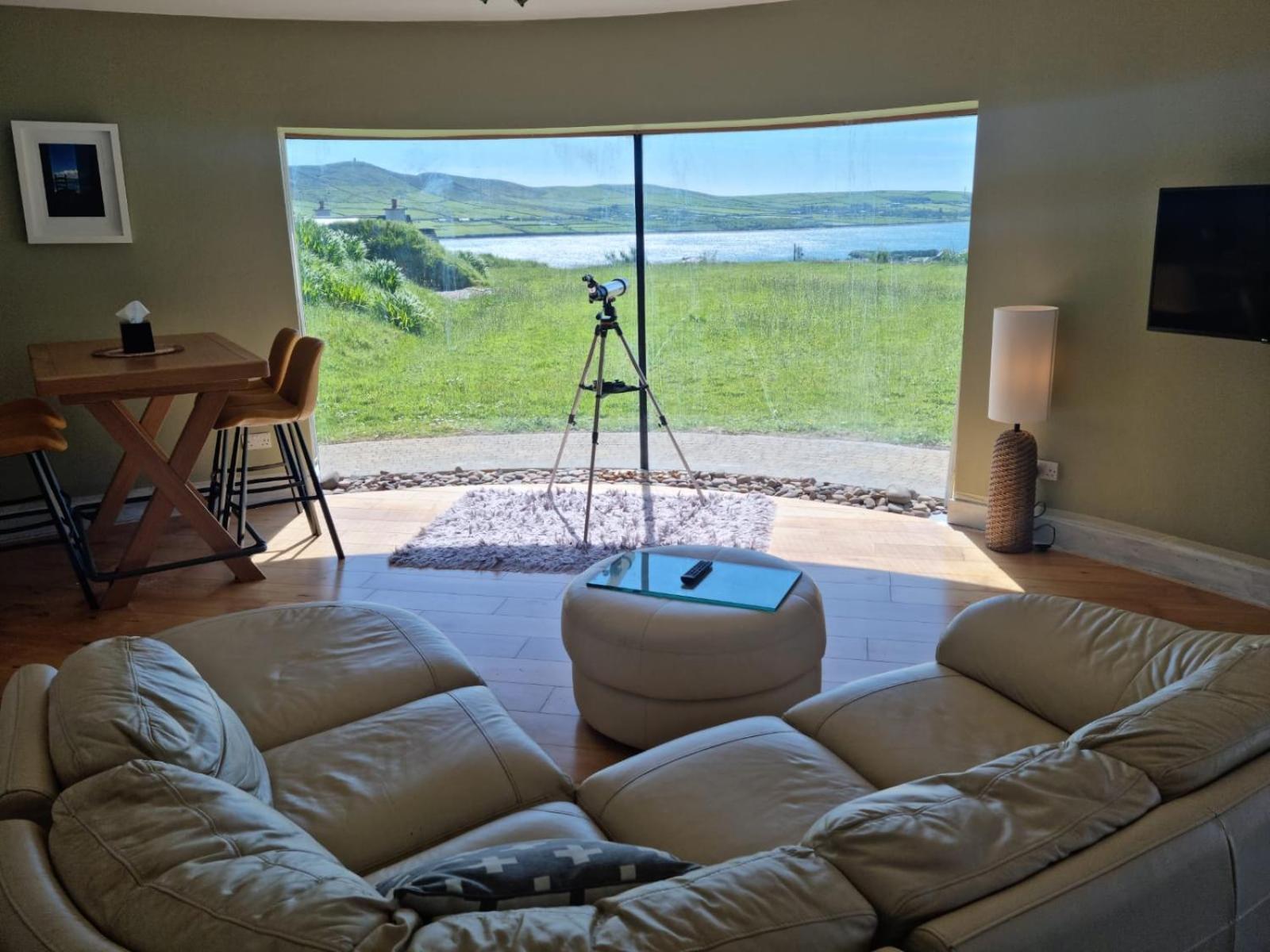 Fab View (Adults Only) Hotel Дингъл Екстериор снимка