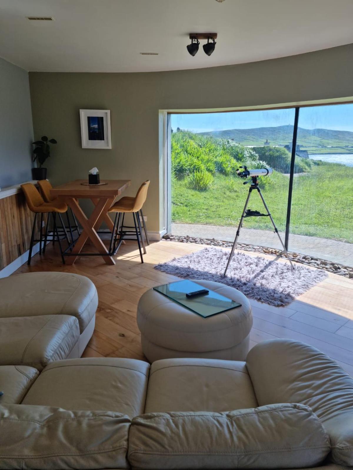Fab View (Adults Only) Hotel Дингъл Екстериор снимка