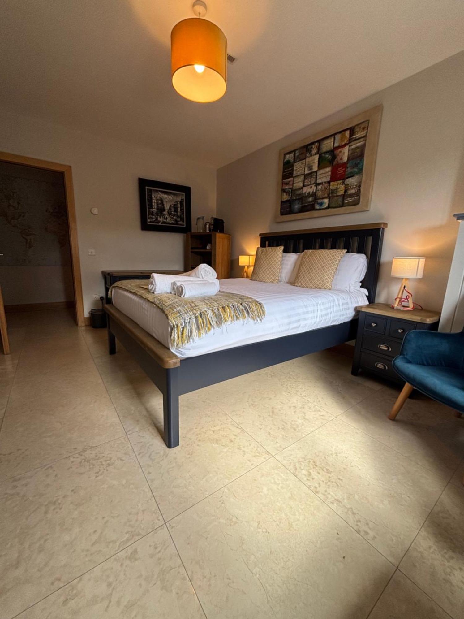 Fab View (Adults Only) Hotel Дингъл Екстериор снимка